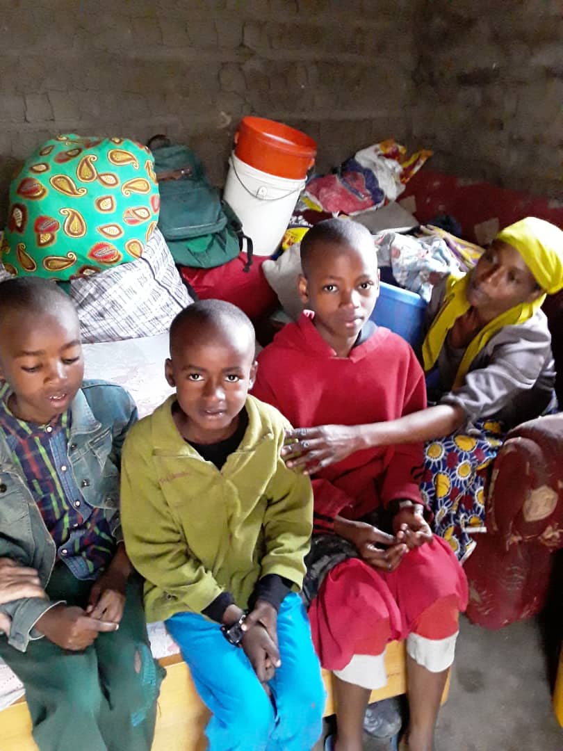 help-to-the-poor-family-tanzania